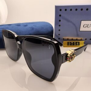 Stylish square-frame sunglasses, retro style, celebrity-endorsed street style