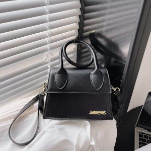 Cross-border European and American style letter handbag, 2025 new trendy and versatile stylish shoulder/crossbody bag.